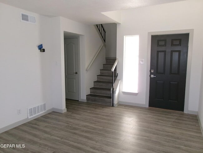 Building Photo - 7013 Echo Cliffs Dr