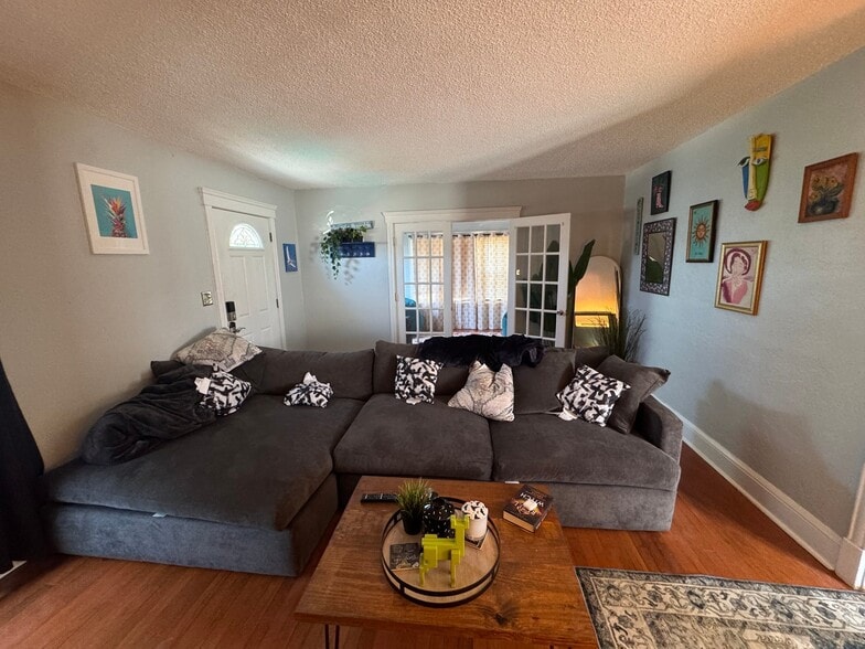 Building Photo - 328 Manhattan Ave