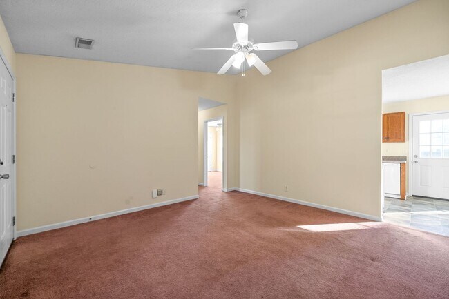 Building Photo - Home For Rent Near Heritage Park!