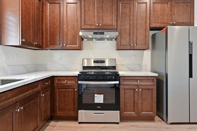 Building Photo - 9548 W Live Oak Ave