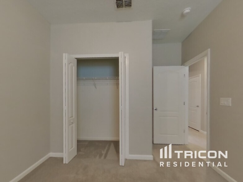 Building Photo - 164 Bloomfield Wy