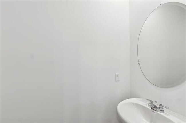 Building Photo - 183 Redbud Rd