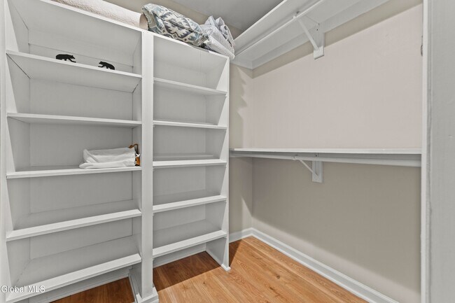 Building Photo - 19 Sarazen St