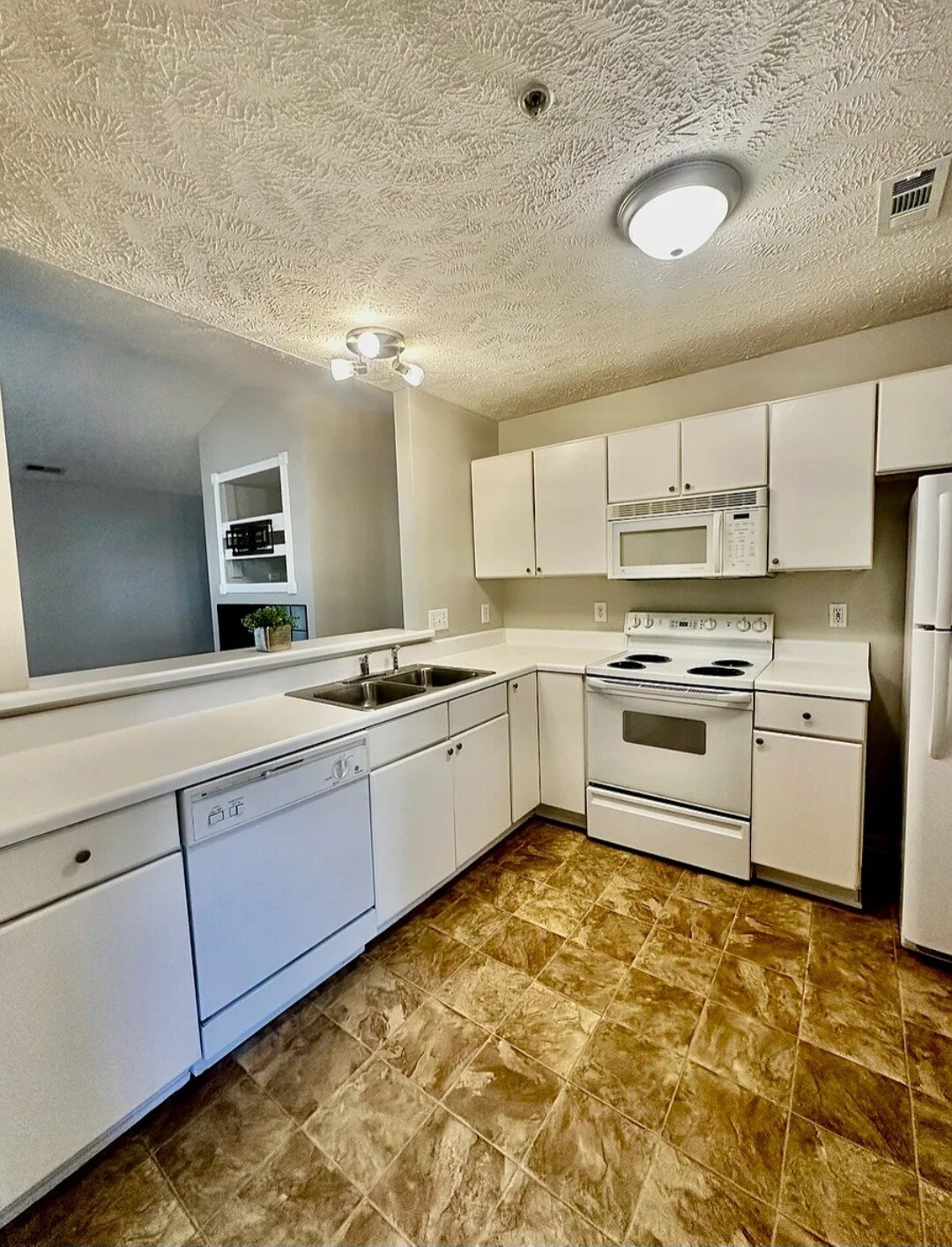 Building Photo - 360 Bubble Creek Ct