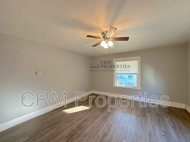 Building Photo - 611 N Main St