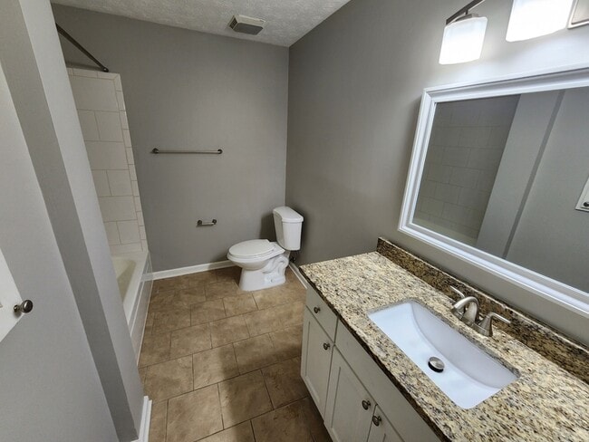 Building Photo - 365 Winding River Dr