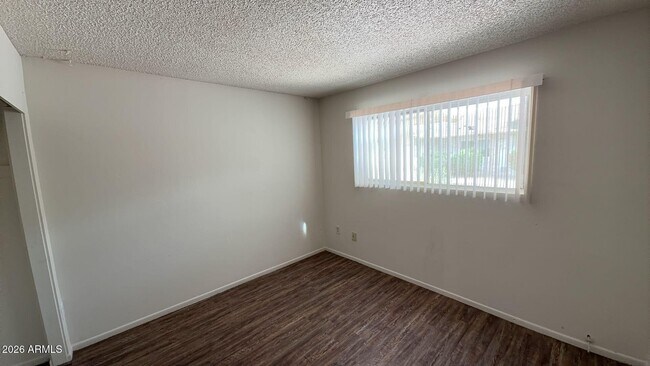 Building Photo - 4418 N 53rd Ln