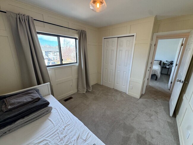 Building Photo - Room for Rent – Bear Valley, Denver | $1,000/month (Bills Included)