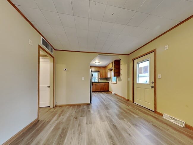 Building Photo - WINTER SPECIAL!! 3 Bedroom, 1 Bathroom Hou...