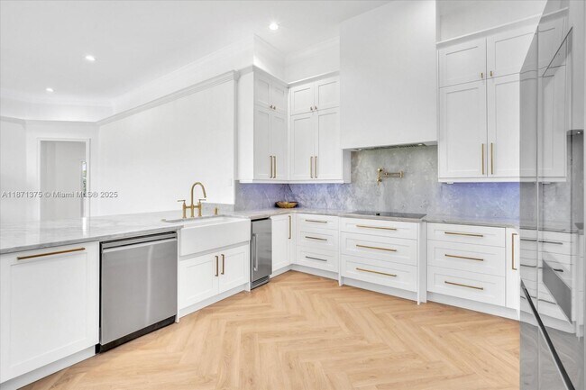 Building Photo - 5478 SW 189th Ave