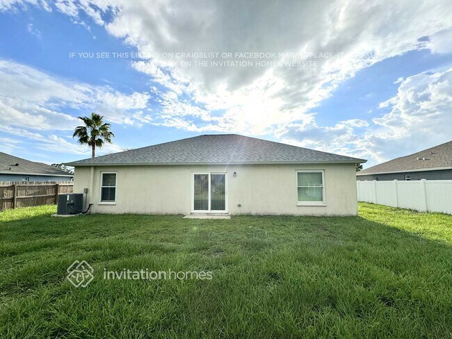 Building Photo - 5816 33rd Dr E