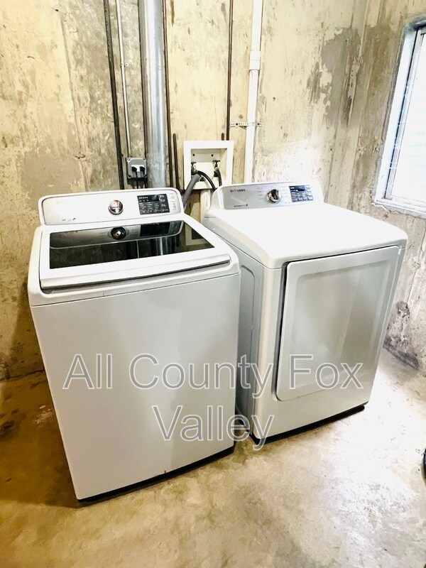 Building Photo - 7160 Center Ave