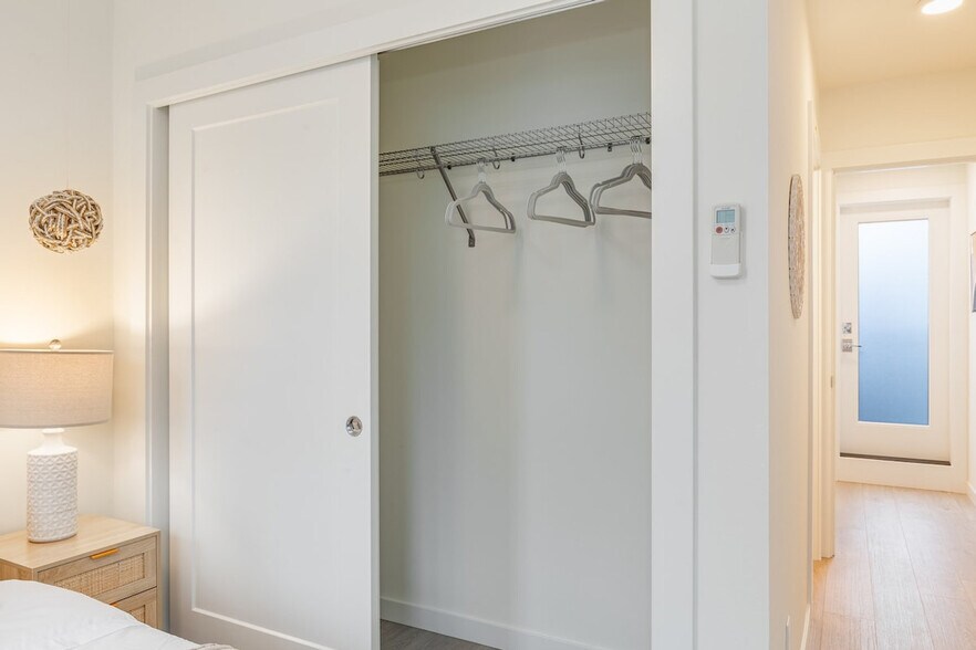 Building Photo - 1431 E Howell St