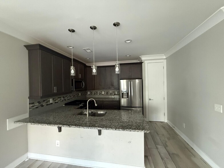Building Photo - 5349 Ocean Village Dr