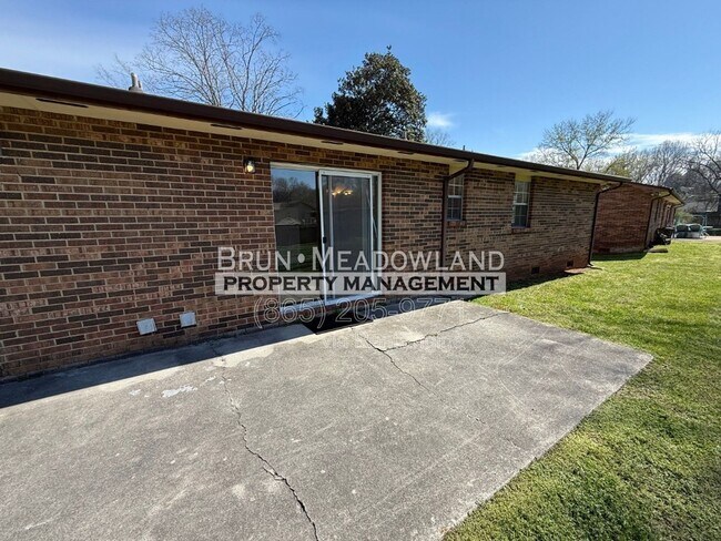 Building Photo - 3719 Mooers St