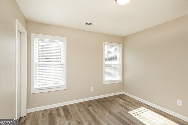 Building Photo - 655 Suwanee Lakes Cir NW