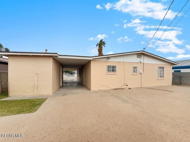 Building Photo - 9351 Carranza Dr