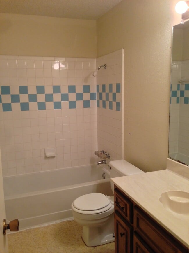 Building Photo - Duplex
