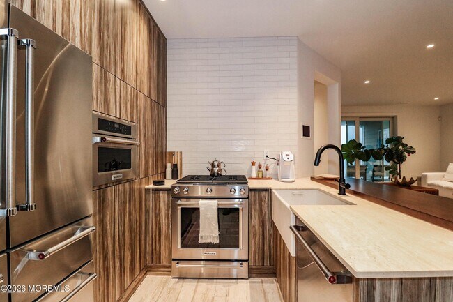 Building Photo - 33 Cooper Ave