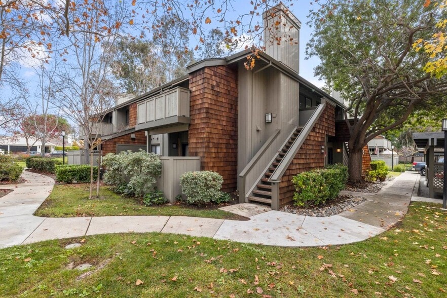 Exterior - 2008 La Terrace Cir