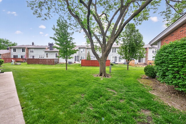 Building Photo - 212 Amherst Ct