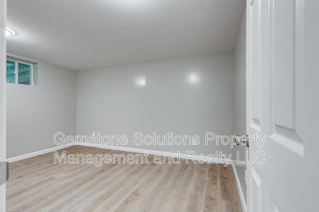 Building Photo - 104 Anchor Dr