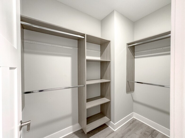 Building Photo - 385 Hazel Ave