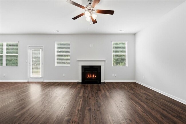 Building Photo - 3132 Hawthorn Farm Blvd