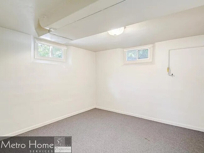 Building Photo - 663 Grape St