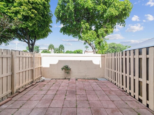 Building Photo - 390 NW 86th Pl