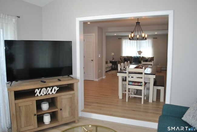 Building Photo - 3 Bostwick Pl