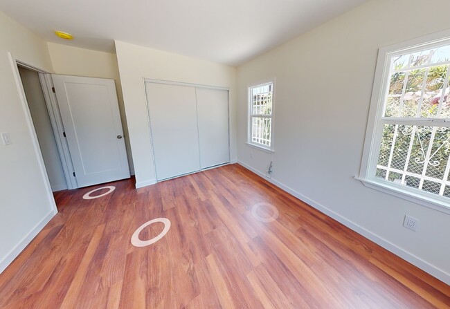 Building Photo - 1167 N Berendo St