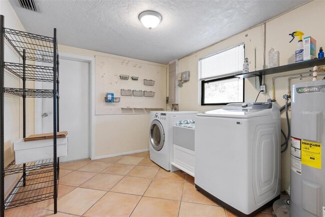 Building Photo - 4030 S Mark Dr