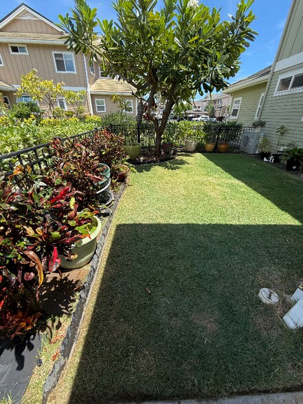 Building Photo - 469 Manawai St