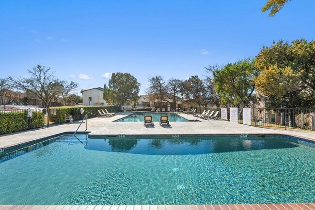 Building Photo - 2450 Wickersham Ln