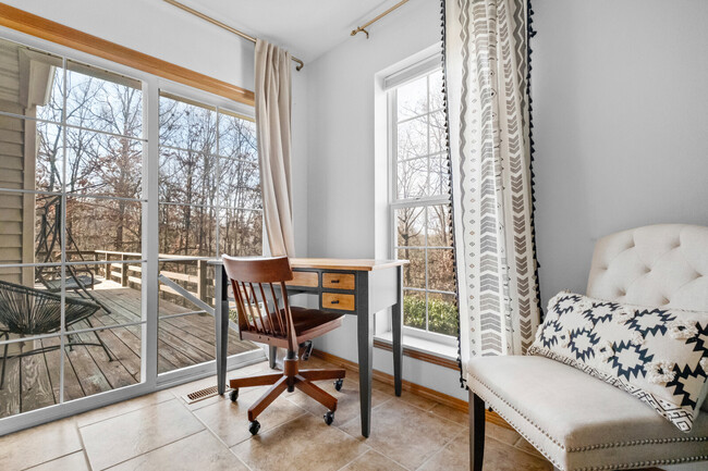 Work Desk with a view in Master Bedroom - 18 Tuxford Cir