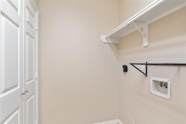 Building Photo - 10218 Berry Hill Ln