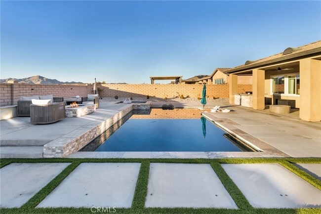 Building Photo - 17066 Takipi Rd