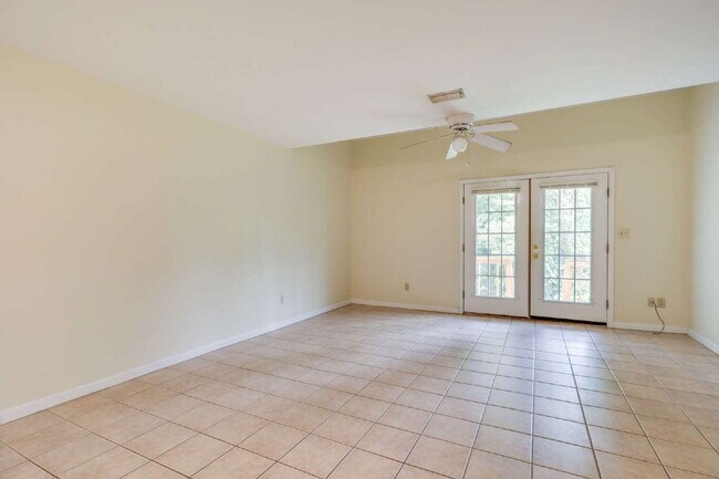 Building Photo - 1 bedroom and 1 bathroom in a 3x3 duplex STEPS AWAY FROM CAMPUS
