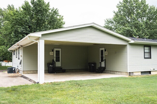 Building Photo - 2510 Braemore Rd