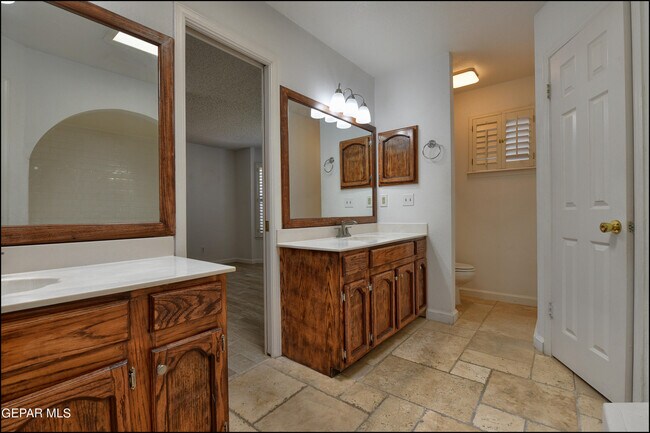 Building Photo - 829 Dulce Tierra Dr