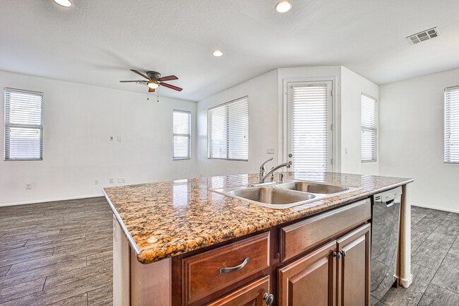 Building Photo - 6360 Beavertail Pond Ave
