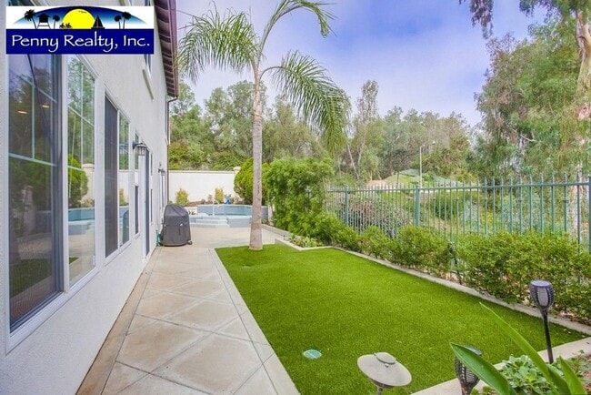 Building Photo - Stunning 4 Bedroom 3.5 Bath Home in the Co...