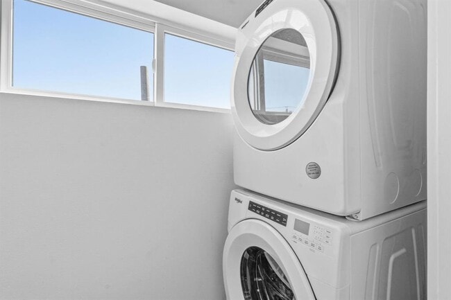 Building Photo - 2220 Webberville Rd