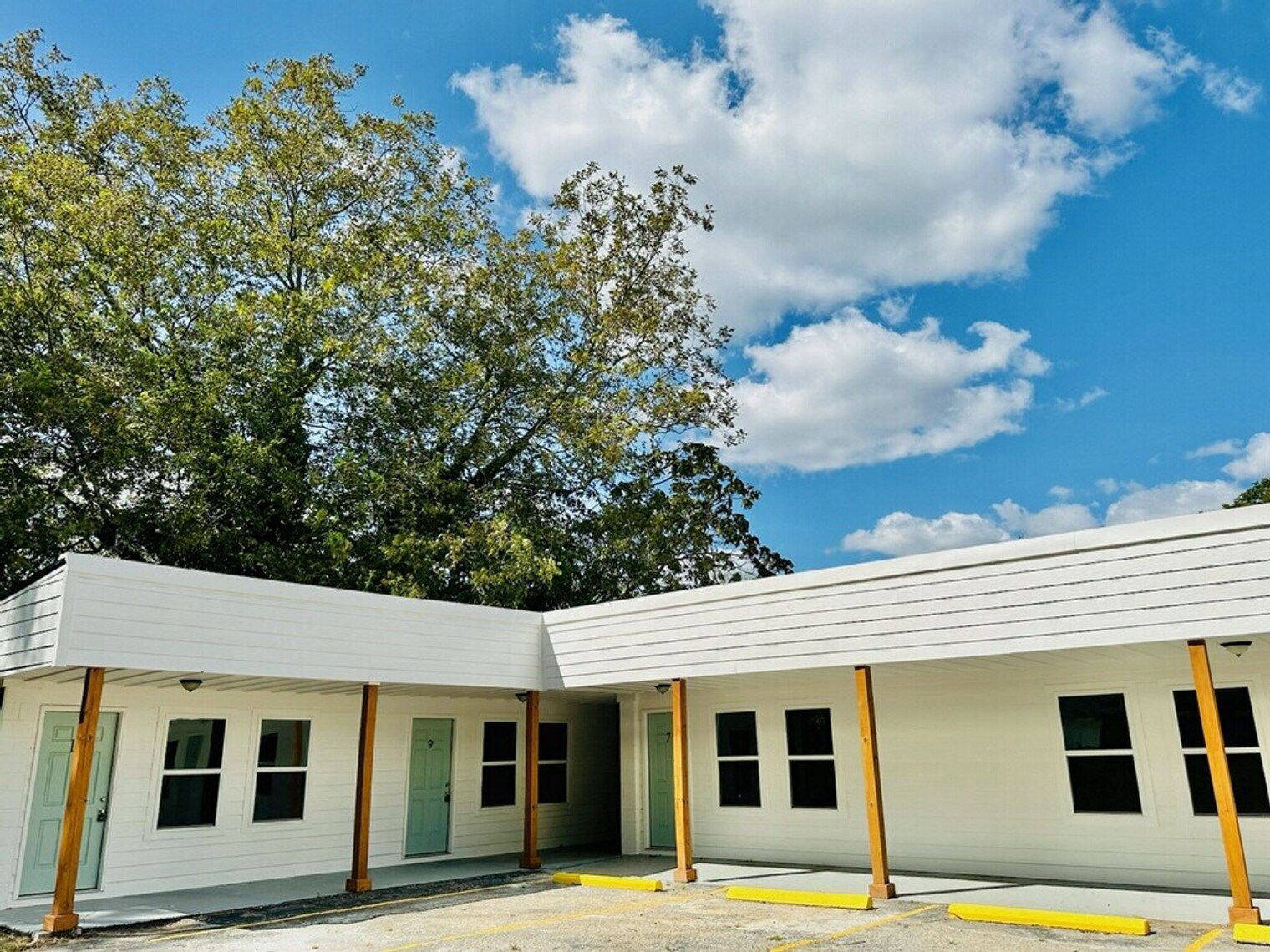 Building Photo - 107 David St