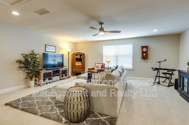 Building Photo - 1050 Nolencrest Dr