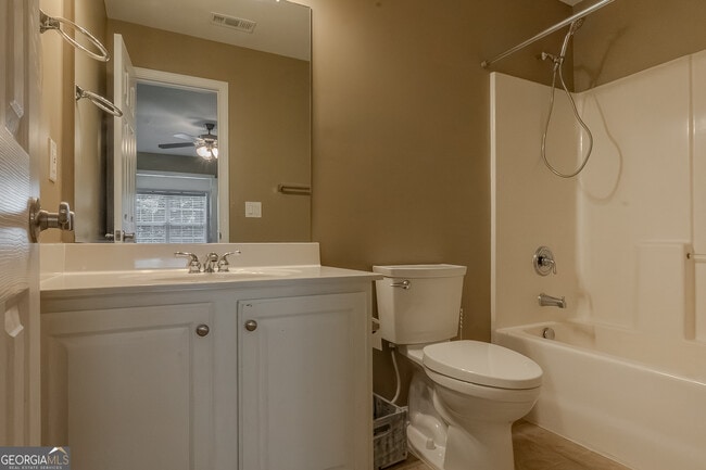 Building Photo - 120 Rosebay Ln