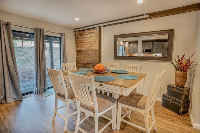 Building Photo - SKI LEASE:  Family Home with 1-Car Garage, Gas Fireplace, Bonus Room, Near Northstar