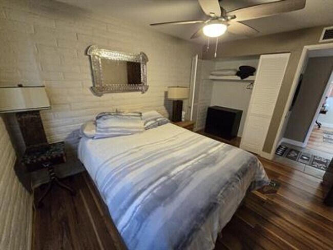 Building Photo - Beautiful Eastside Home Won't Last!!! Must See!!!