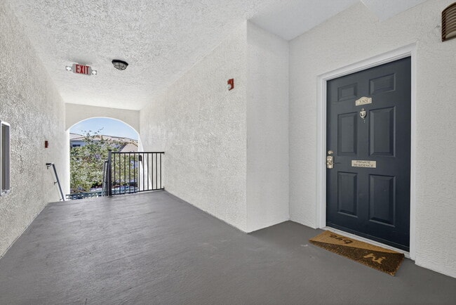 Building Photo - 5301 Myrtlewood Cir E